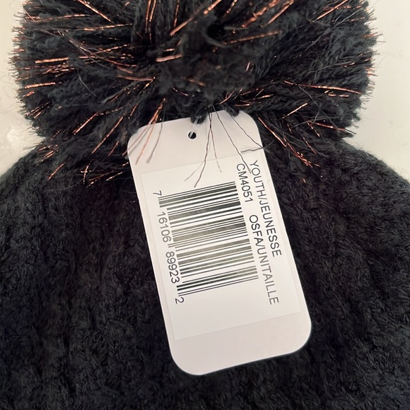 Youth Girls Adidas winter toque - Picture 4 of 4